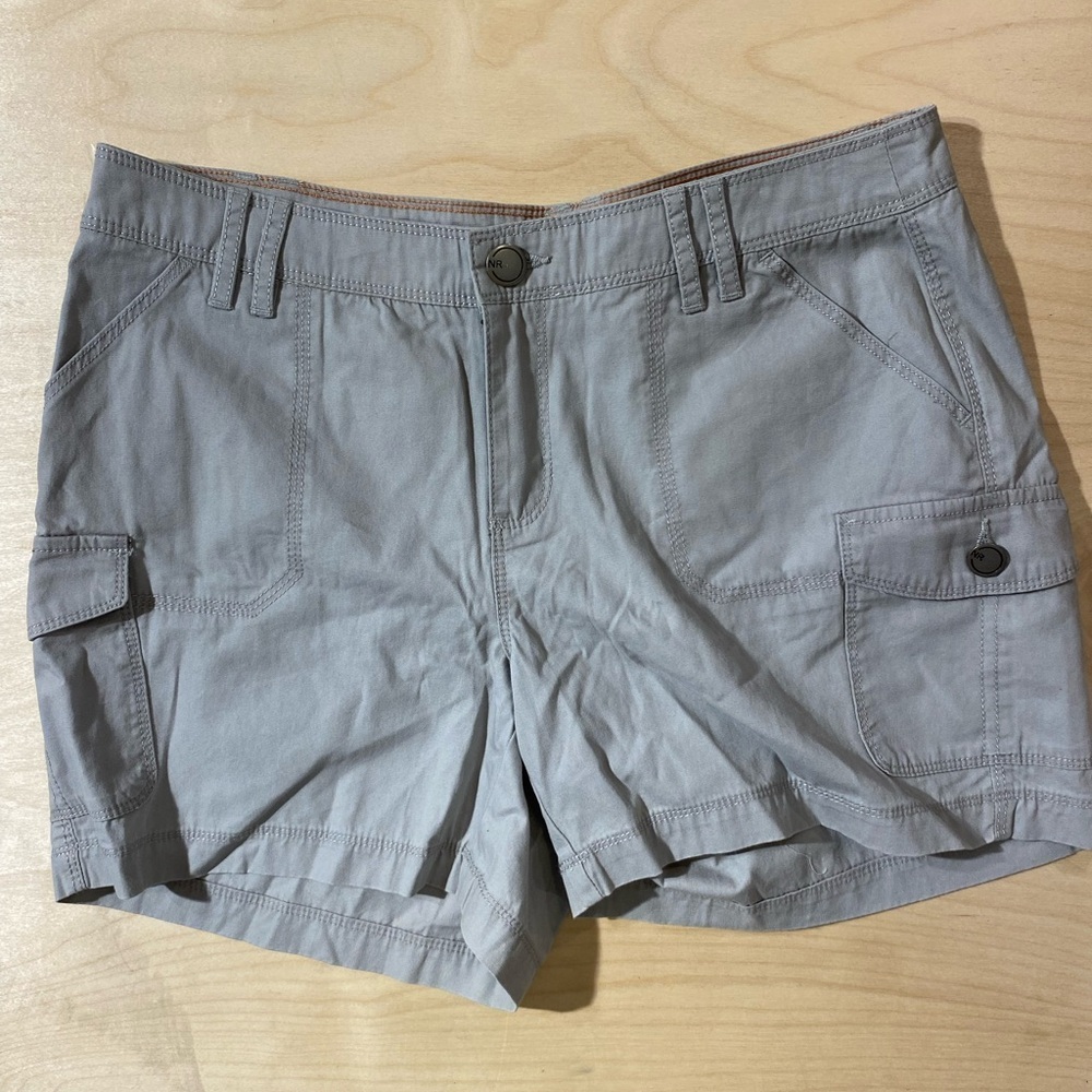 Natural Reflections Shorts Size 8 (IO) - Picture 5 of 11
